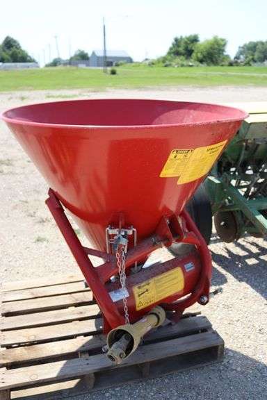 Cosmo model P fertilizer spreader, model S-500-UK, s/n 1001079115