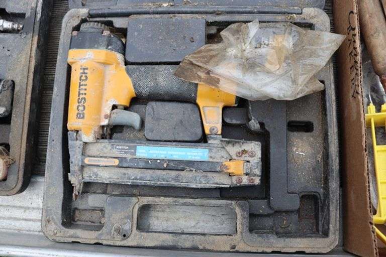 Bostitch Pneumatic 18 ga. Nailer with case
