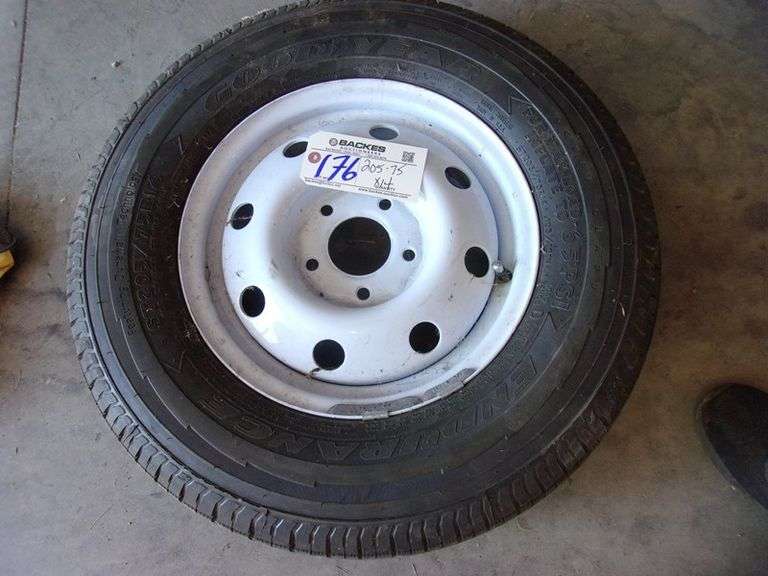 205 75 14" New trailer tire and rim