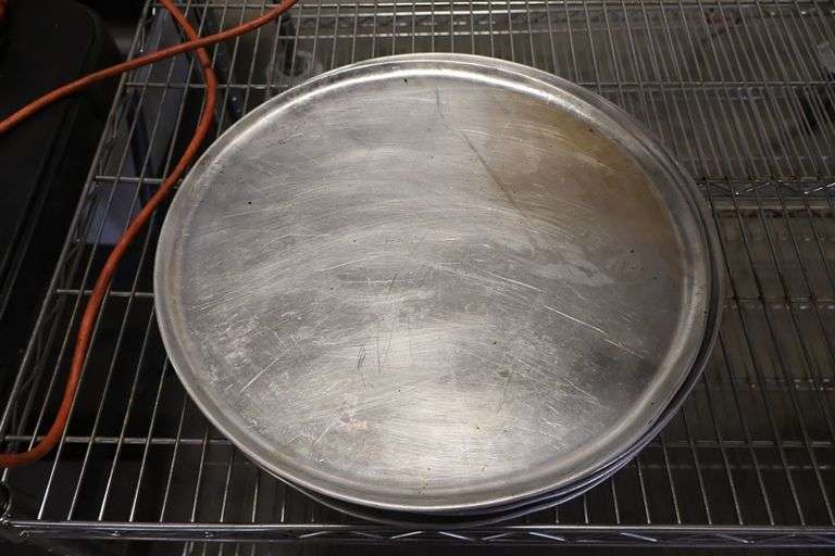 Times 9 - 16" Pizza pans