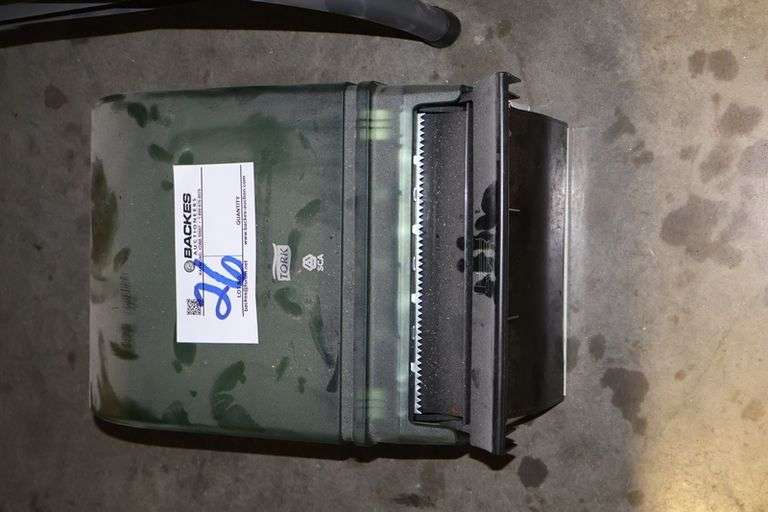 Tork wall mount paper towel dispenser - no key