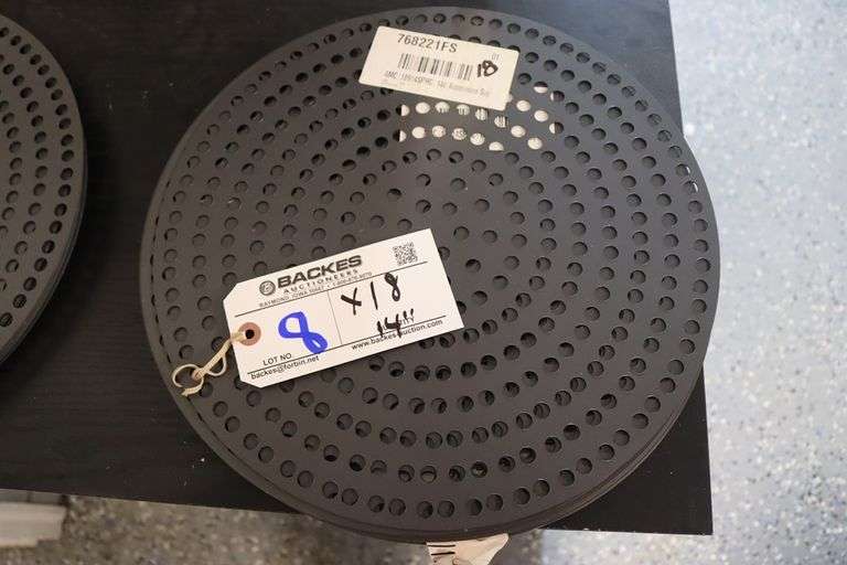 Times 18 - 14" round aluminum pizza trays - AMC
