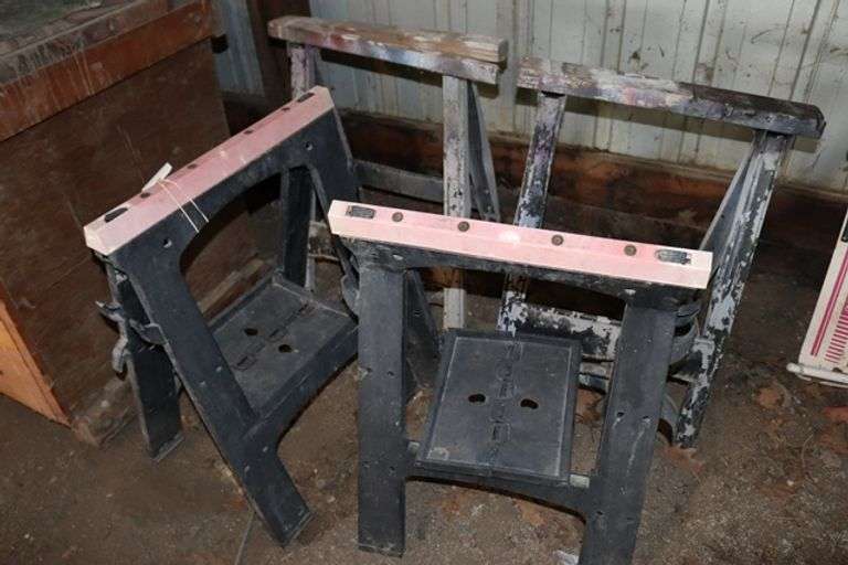 All to go - Plastic saw horses