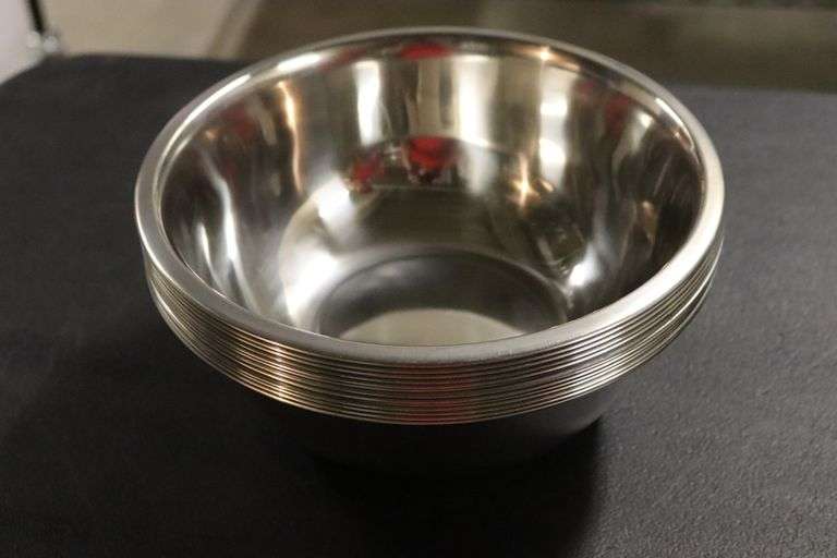 Times 14 - Choice 4 qt stainless mixing bowls