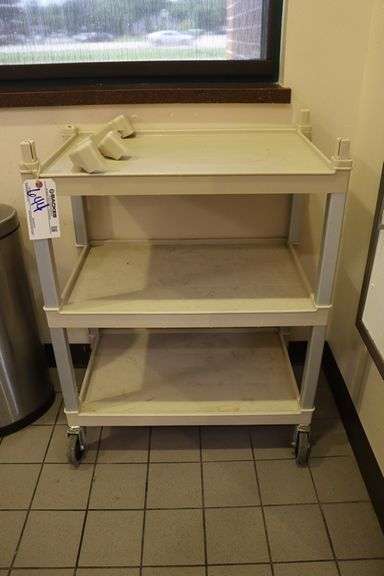 Continental bussing cart - broken handles