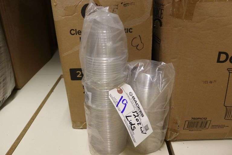 Choice 12 oz dessert cups with lids