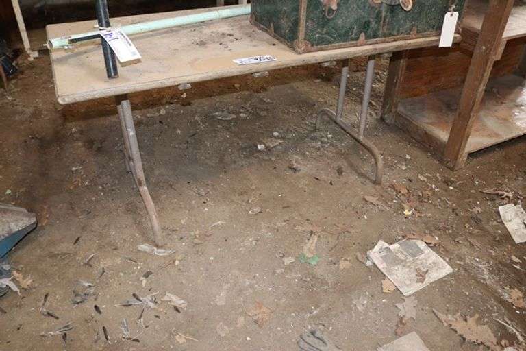 60" banquet table