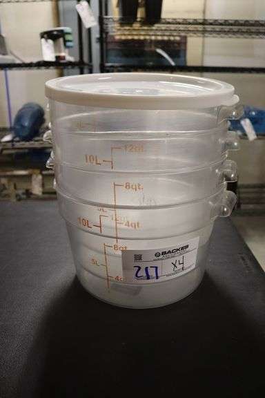 Times 4 - 12 qt food storage containers with 3 lids