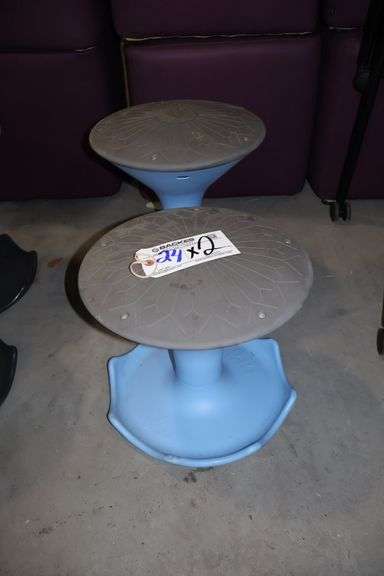 Times 2 - Hokki 02835 poly stools