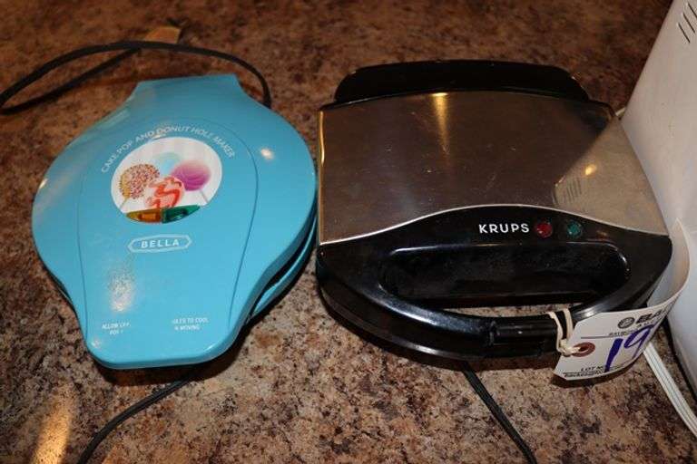 Pair to go - Electric waffle maker & donut hole maker