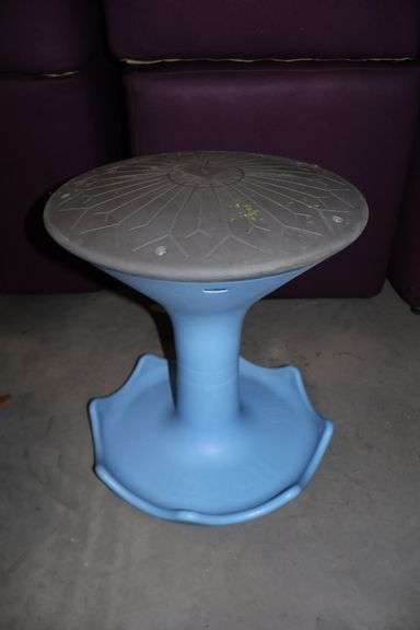 Times 2 - Hokki 02835 poly stools