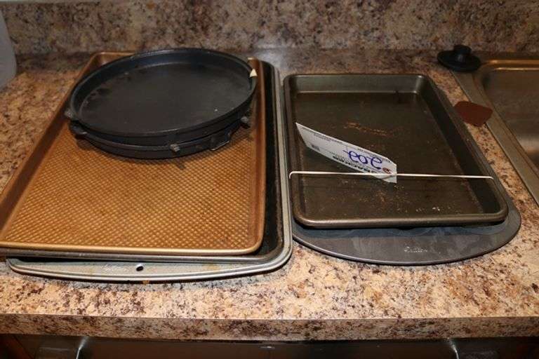All to go - Assorted baking pans
