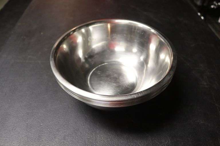 Times 9 - Choice stainless mixing bowls