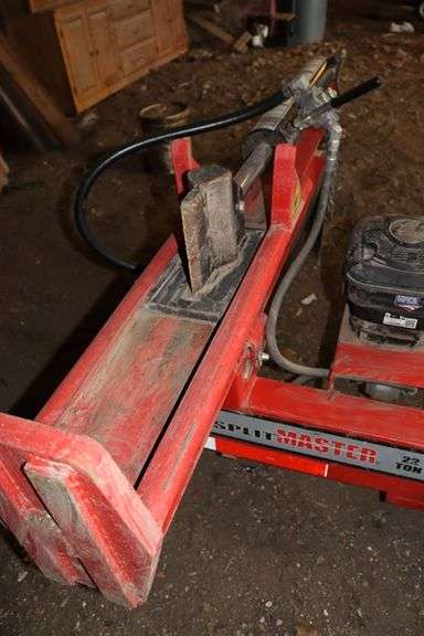 SpeeCo 22 ton pull behind hydraulic log splitter with Briggs & stratton 190CC gas motor - nice