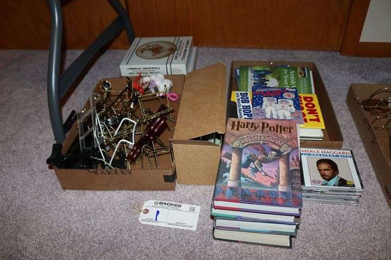 All to go - books and frame stands