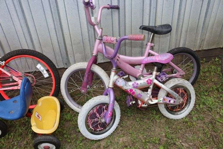 All to go - 4 kids bikes & trikes