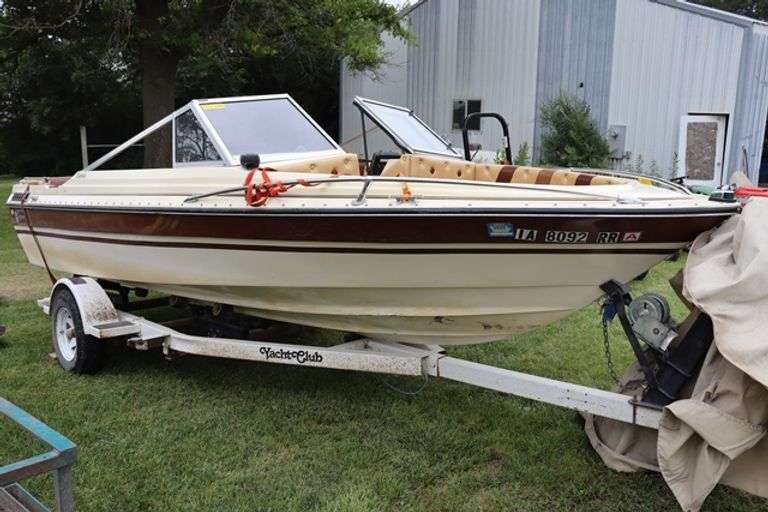 1983 Webbcraft 19' 08" fiberglass boat with Alpha 1 outboard, 3.1 liter Mercury motor,  1984 Yacht Club trailer - VIN: WBB03550M83J19 & Tailer VIN: 1HJ002019E0018729