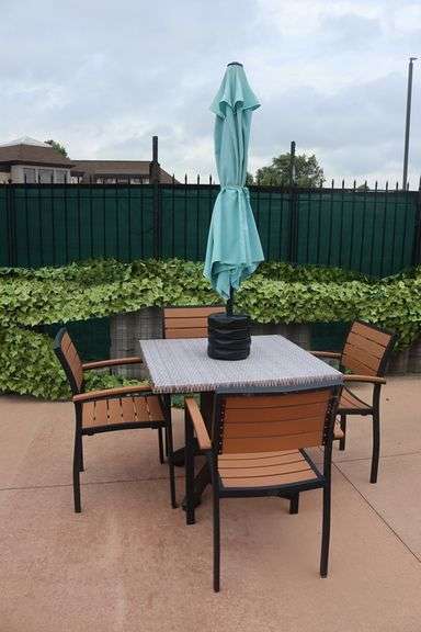 Patio set - 36" x 36" Grosfilex patio table with 4 chairs