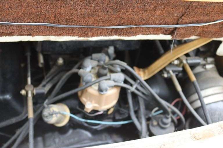 1983 Webbcraft 19' 08" fiberglass boat with Alpha 1 outboard, 3.1 liter Mercury motor,  1984 Yacht Club trailer - VIN: WBB03550M83J19 & Tailer VIN: 1HJ002019E0018729