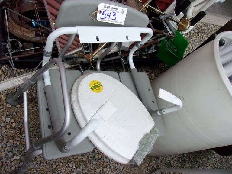 Tub chair and handicapped toilet