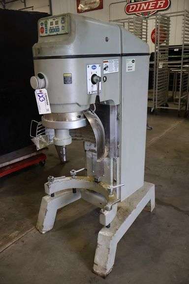 Globe SP62P planetary 60 quart mixer with bowl guard - 208 volt, 3 phase - no bowl or attachments