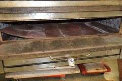 Bakers Pride Y600 gas stack slate deck pizza ovens - 1 piece of slate is cracked