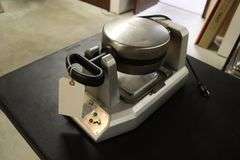 Waring Belgium waffle maker - WW180S