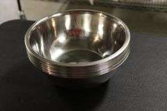 Times 14 - Choice 4 qt stainless mixing bowls