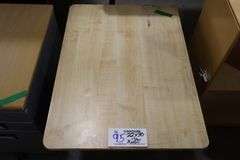 22" x 30" 20" tall maple wood table