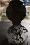 Mickey Mouse All Good waffle maker