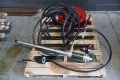 Westward pneumatic oil barrel pump with hose, reel, & metered dispenser
