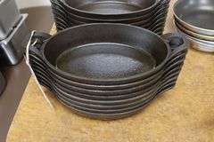 Times 25 - 9" Voldor cast skillets