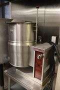 Crown EC-12TW 208 volt - 1 or 3 phase (wired for 3 phase)  tilting kettle with stainless equipment stand
