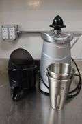 AVA Mix juicer model 928-CJ-180