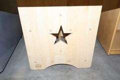 22" x 30" 20" tall maple wood table