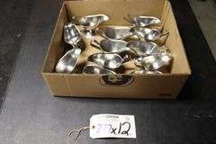 Box to go - stainless gravy boats