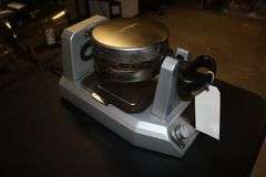 Waring Belgium waffle maker - WW180S