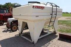 Friesen 220 seed tender w. Honda 5 hp gas motor, 6" unload auger - forklift available to load