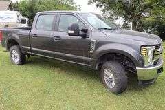 2019 Ford F250 Super Duty 4X4 crew cab gas 8 cylinder pick up truck with 5th wheel mount & plate - 99,329 miles - Needs tires - Some hail damage to hood & sides - Vin:1FT7W2B6XKEE83254