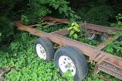 8' x 22' Metal framed tandem axle 5th wheel trailer, no bed, 8' x 7' upper deck - buyer to view - No title or registration.
