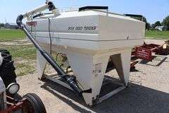 Friesen 220 seed tender w. Honda 5 hp gas motor, 6" unload auger - forklift available to load