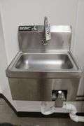 17" stainless wall mount knee activated hand sink