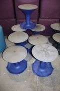 Times 7 - Hokki 03825 poly stools
