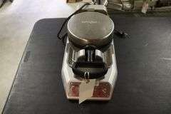 Waring Belgium waffle maker - WW180S