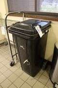 Lavex janitorial trash can