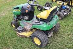John Deer LA105 riding lawn mower with 42" mower deck - AS IS - buyer to view