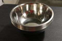 Times 14 - Choice 4 qt stainless mixing bowls
