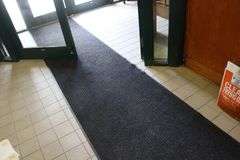 36" x 36' floor runner