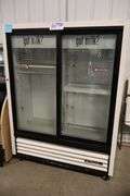 True GDM41SL-60 portable sliding glass 2 door merchandising cooler