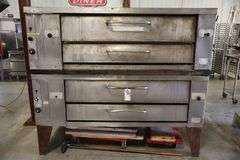 Bakers Pride Y600 gas stack slate deck pizza ovens - 1 piece of slate is cracked